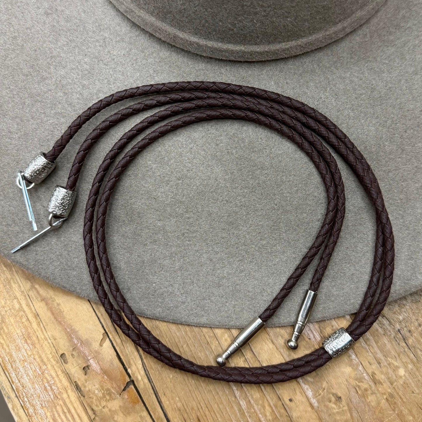 Cinta para el sombrero HB18 | Hueso de 2 hilos con chip turquesa