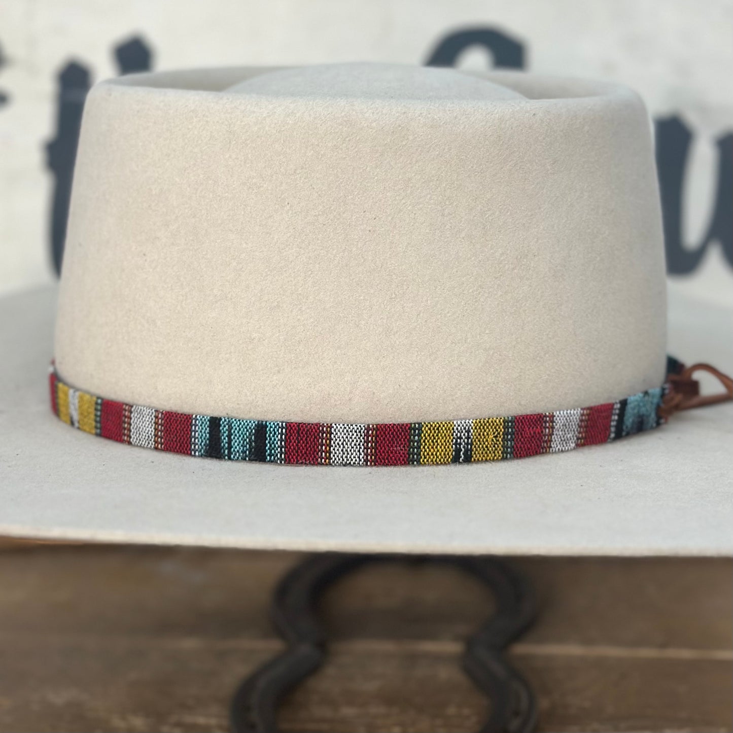 Cinta para el sombrero HB30 | Cinta roja, plateada, dorada y negra / Tapiz de 1/2"