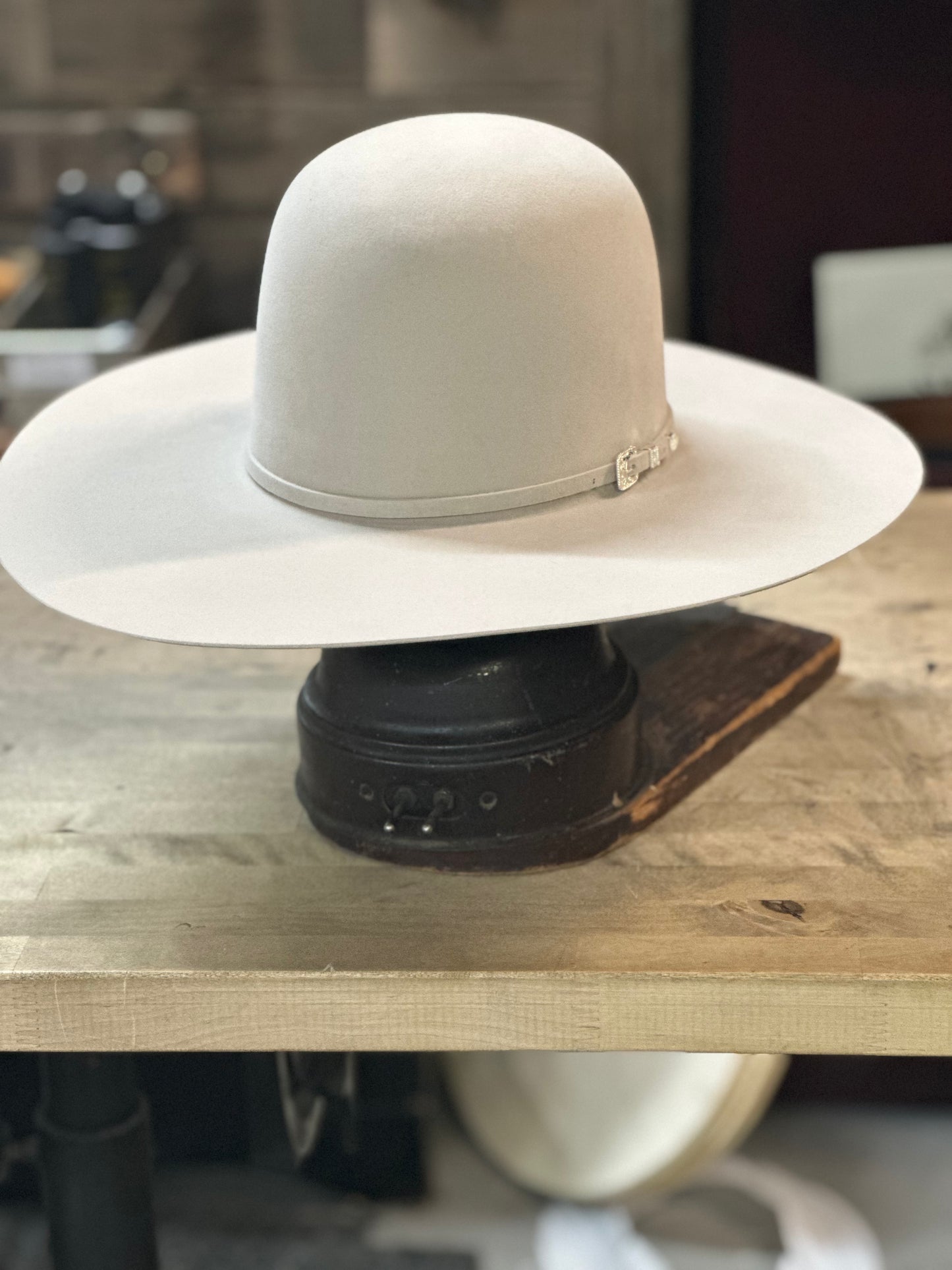 Open crown best sale cowboy hat