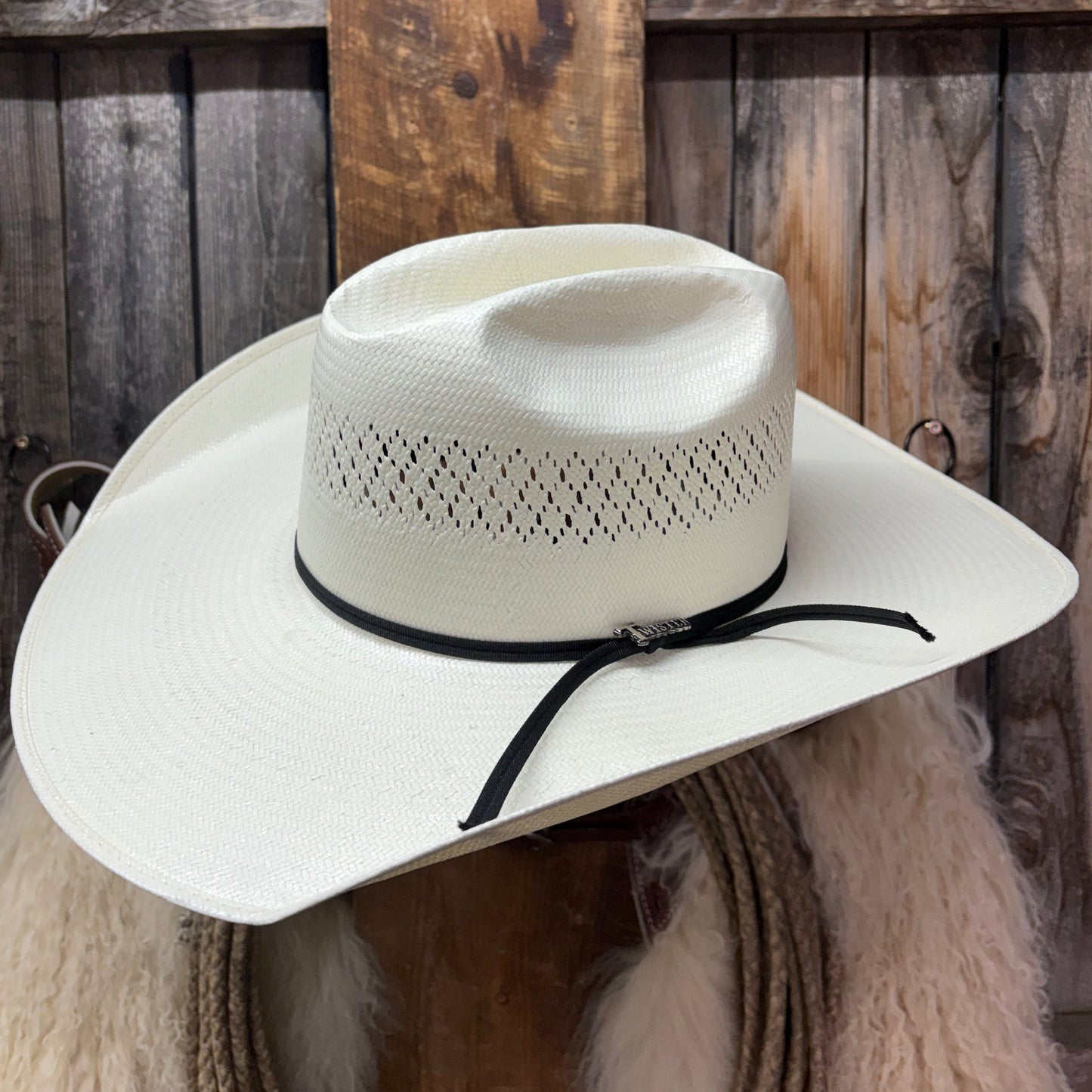 White Twister Shantung 4 1/2" Brim