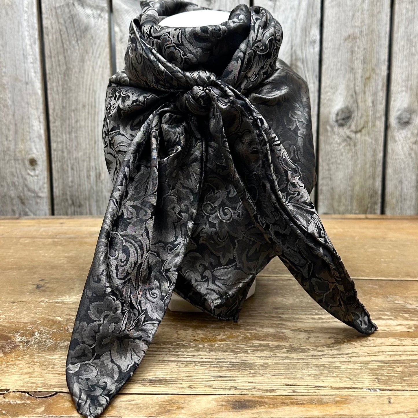 Wild Rag Baroque Ash