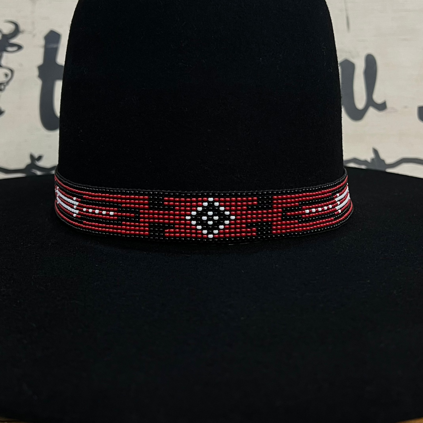 Hatband B2-RR | 11 Row Stretch Red, Pearl, Black