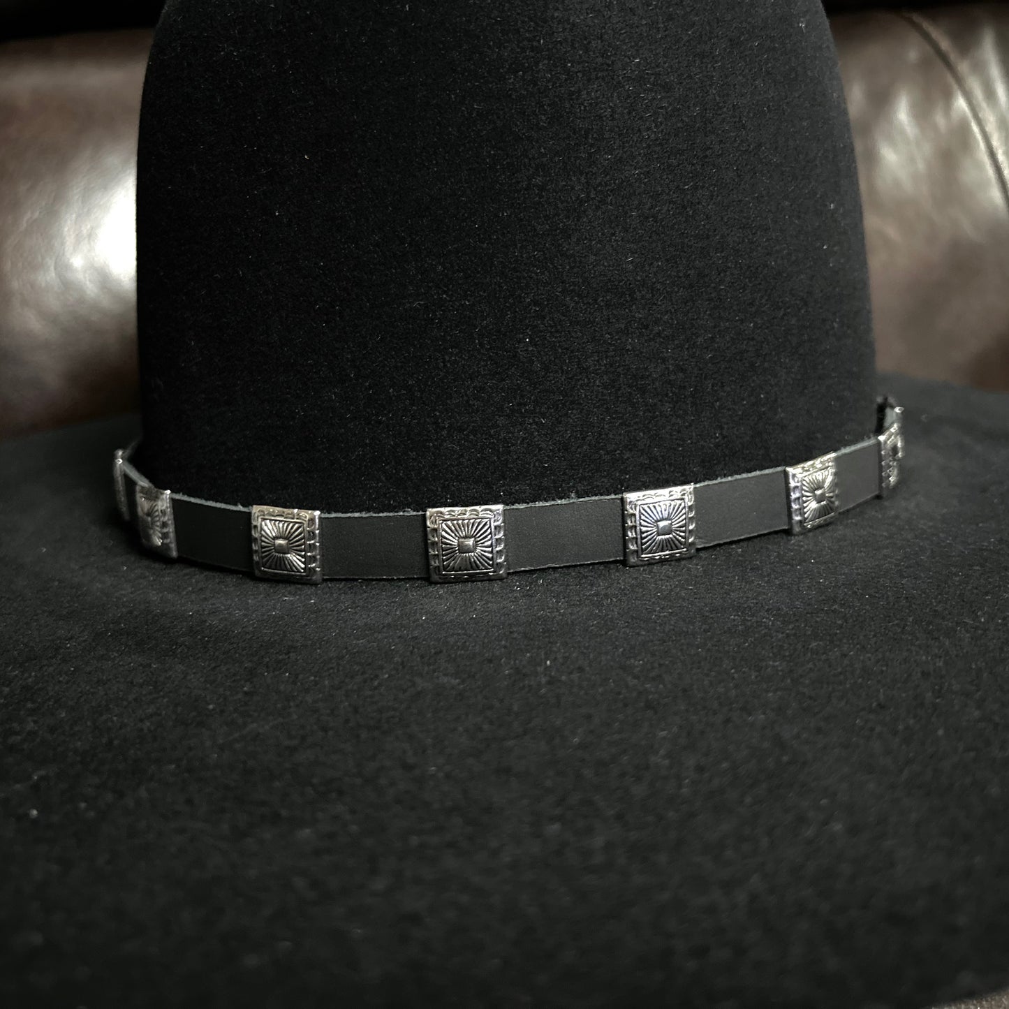 Hatband LC-112-BL | Black Leather w/ Square Concho